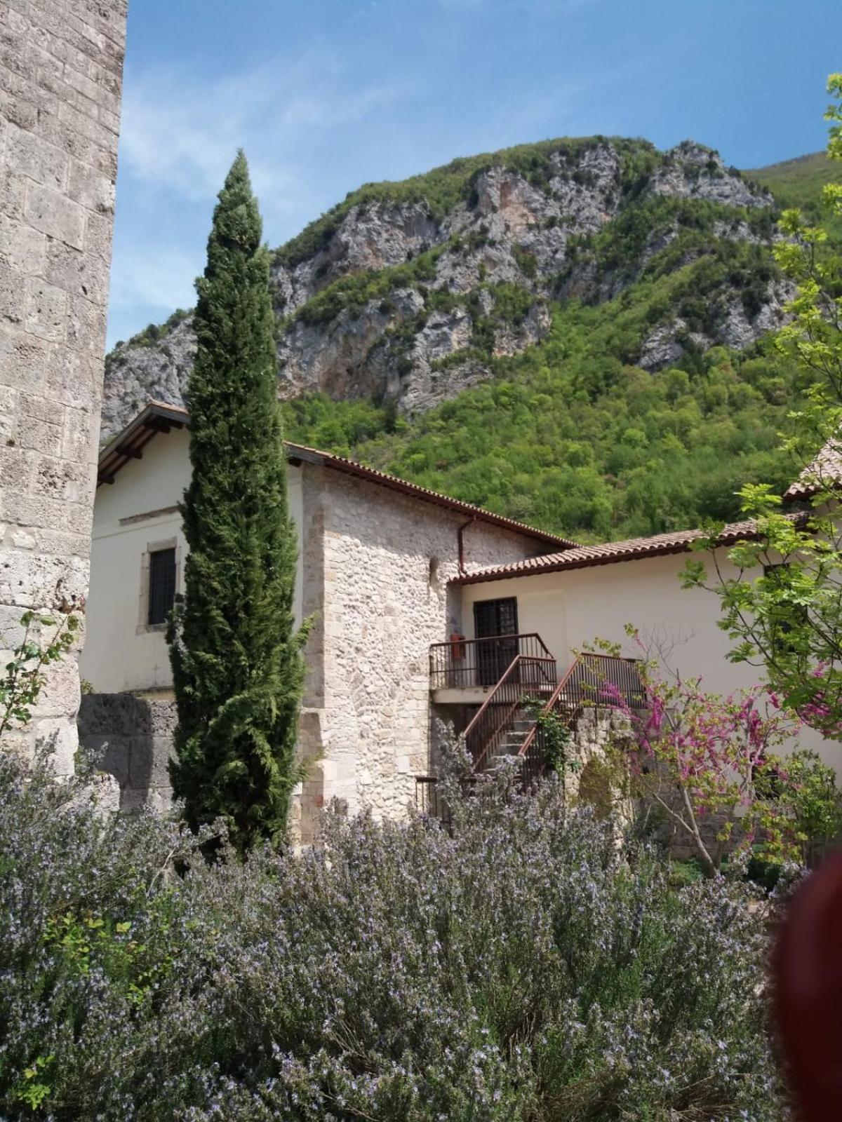 Abbazia Ss. Quirico E Giulitta Hotel Micigliano Kültér fotó