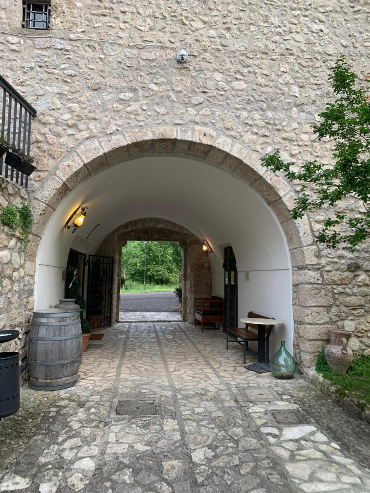 Abbazia Ss. Quirico E Giulitta Hotel Micigliano Kültér fotó